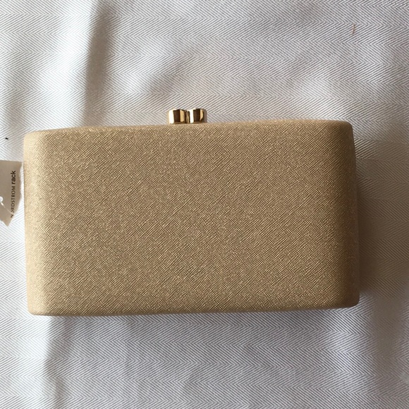 Gold Box Style Clutch (w/shoulder strap) with Heart Clasp. - Picture 3 of 6